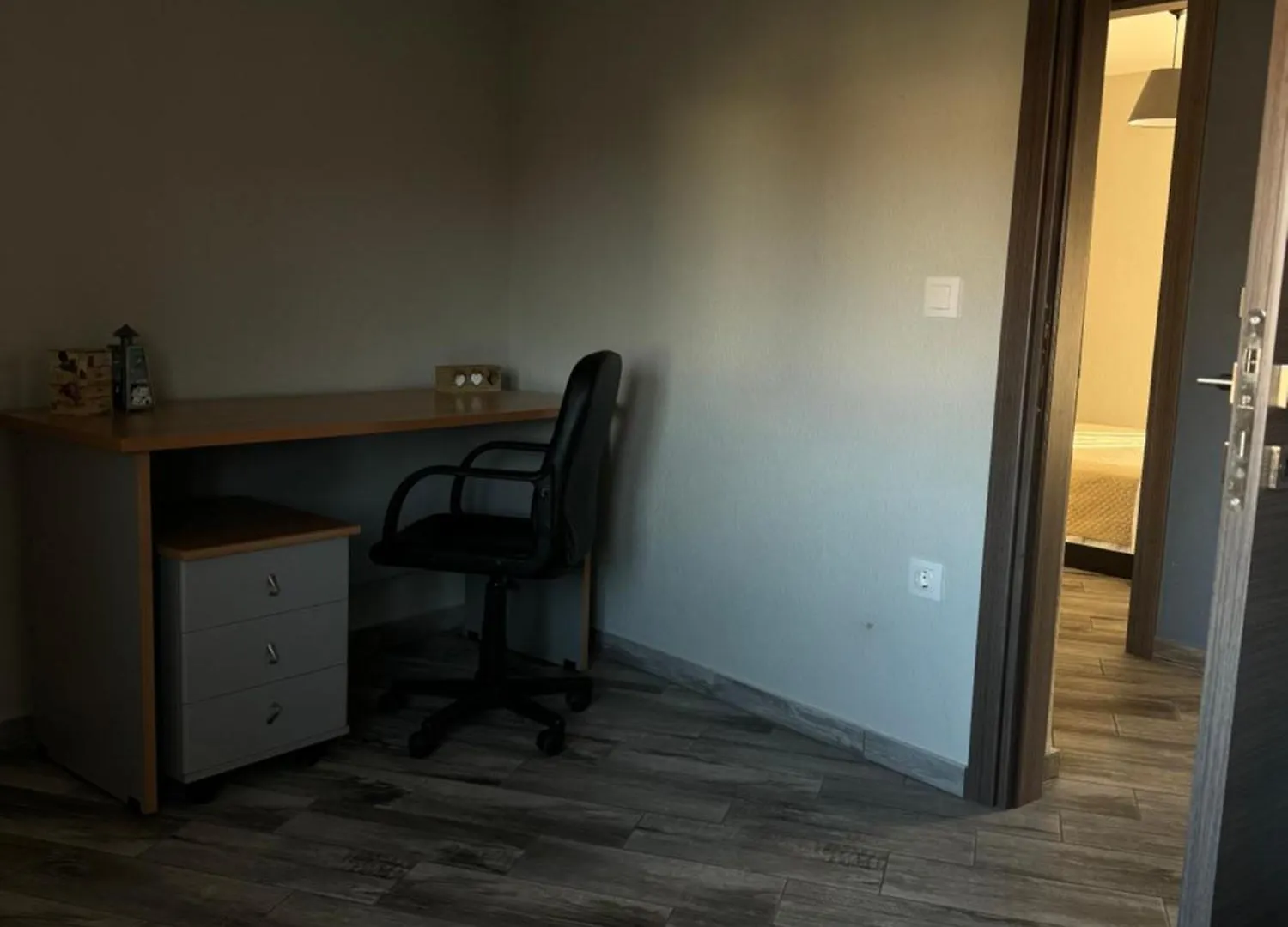 Private Modern Apartment ネア・ローダ