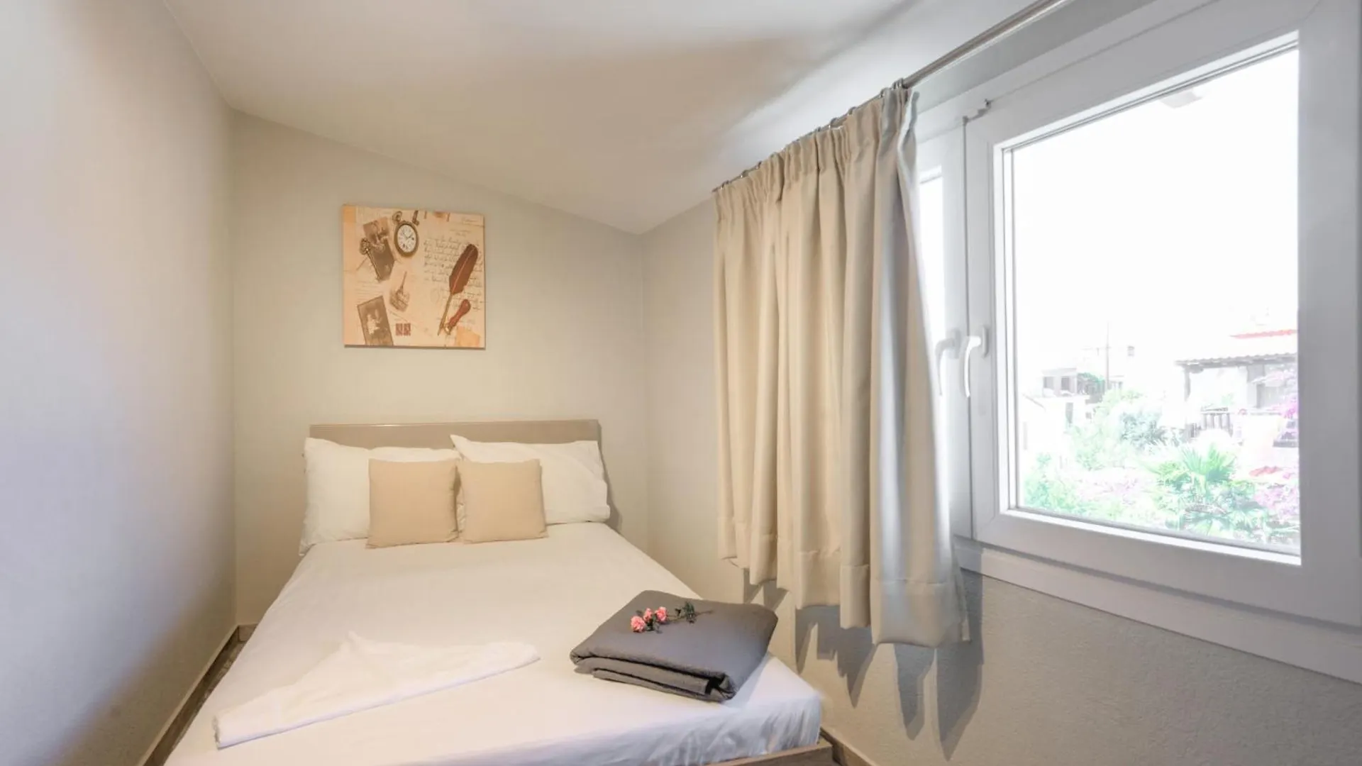 Private Modern Apartment ネア・ローダ